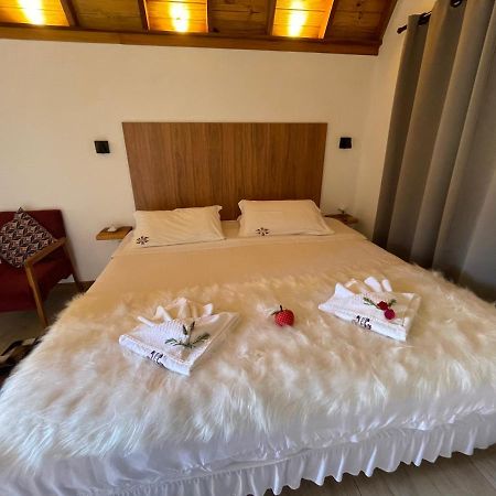 Villa Italia Chale Санту-Антониу-ду-Пиньял Экстерьер фото