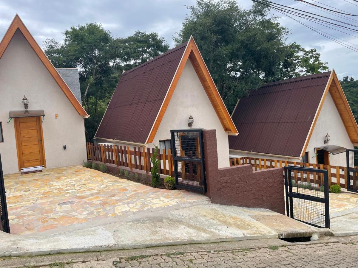 Villa Italia Chale Санту-Антониу-ду-Пиньял Экстерьер фото