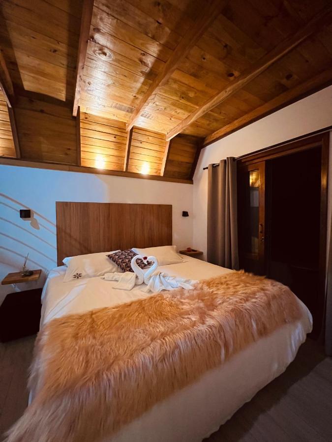 Villa Italia Chale Санту-Антониу-ду-Пиньял Экстерьер фото